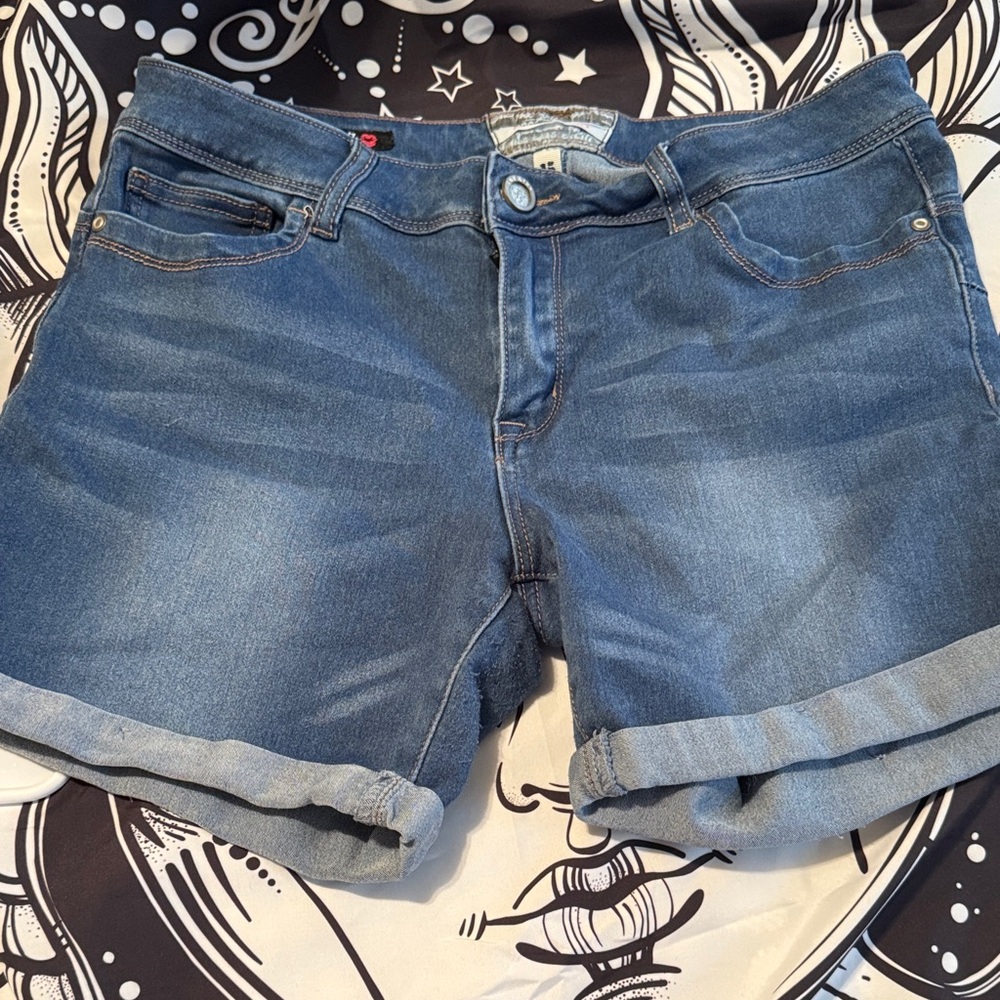 Women’s Denim Roll-Cuff Shorts - Blue butt lifting